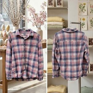 American Eagle Outfitters Pink and Blue Plaid Women's Shirt